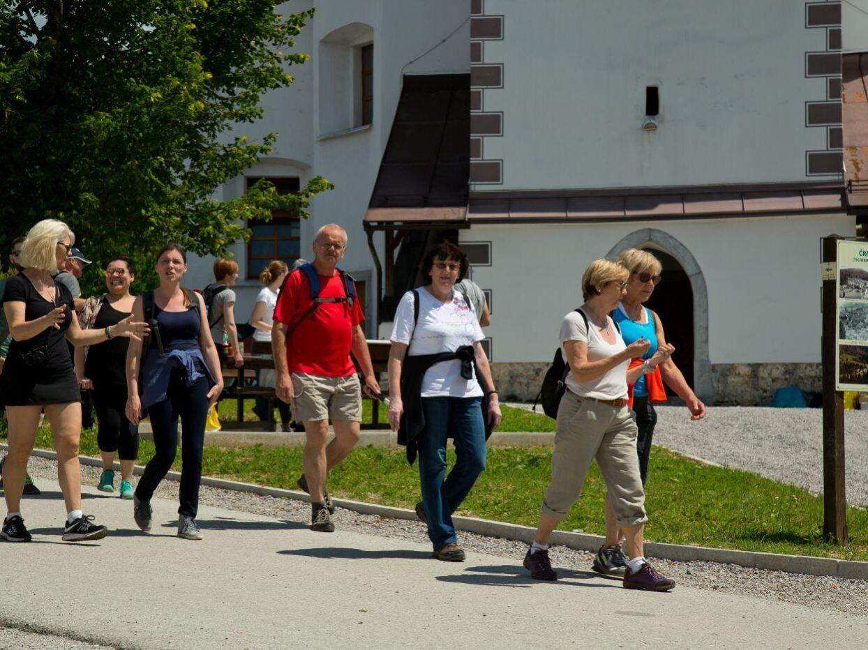 bela krajina cerkev marije vnebovzete crmosnjice 02