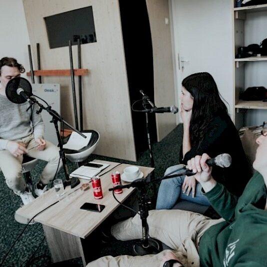 840 02 podcast kbs 2.800x0