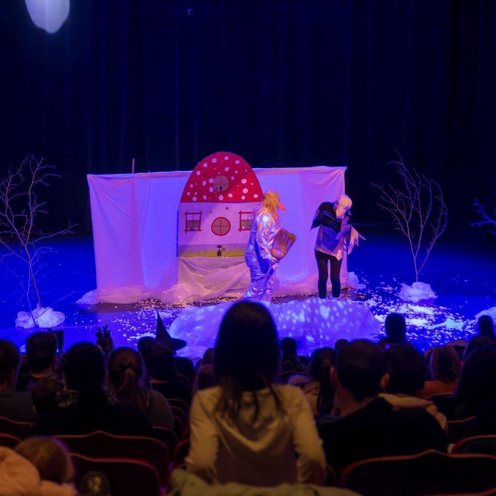 2022 03 01 KC Semic predstava Dobri snezak Foto Uros Novina 025