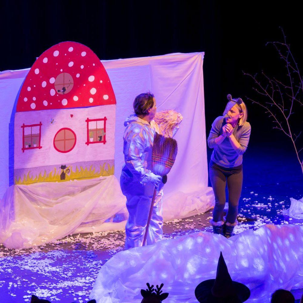 2022 03 01 KC Semic predstava Dobri snezak Foto Uros Novina 031