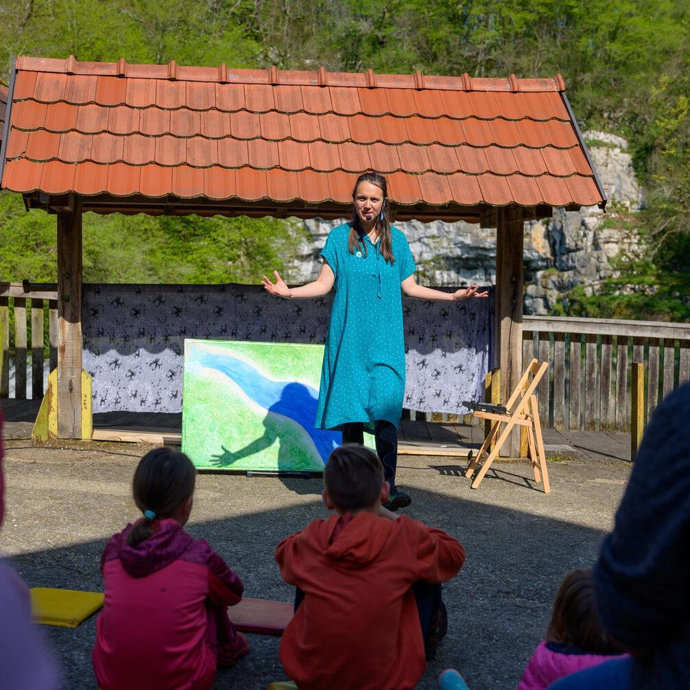 Izvir reke Krupe Zaobljuba reki interaktivna otroska predstava Foto Uros Novina