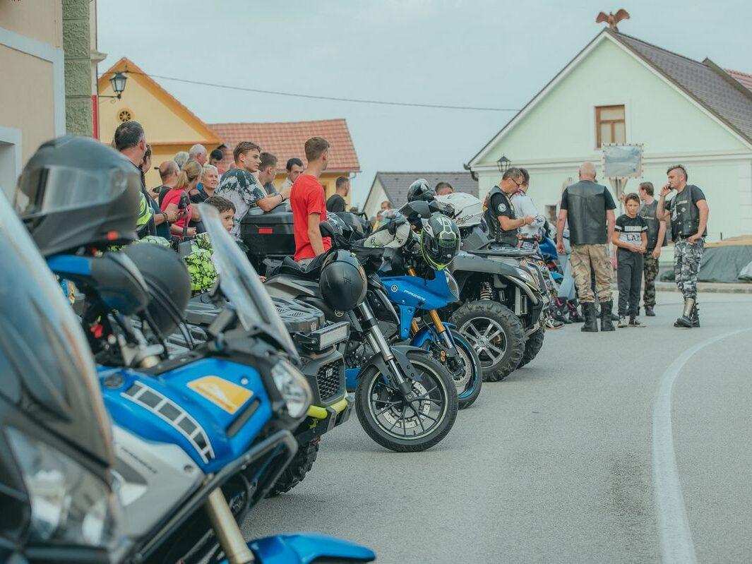 festival zakljucek poletja na semskem placu semic bela krajina koncerti dogodek avgust