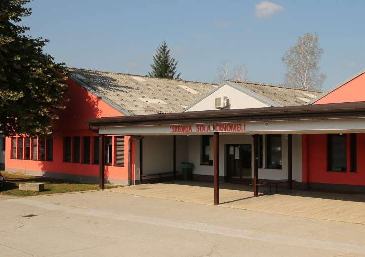 srednja sola crnomelj