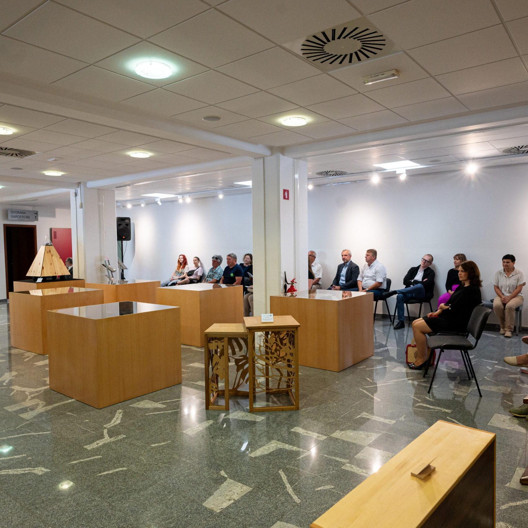 uros.novina@gmail.com