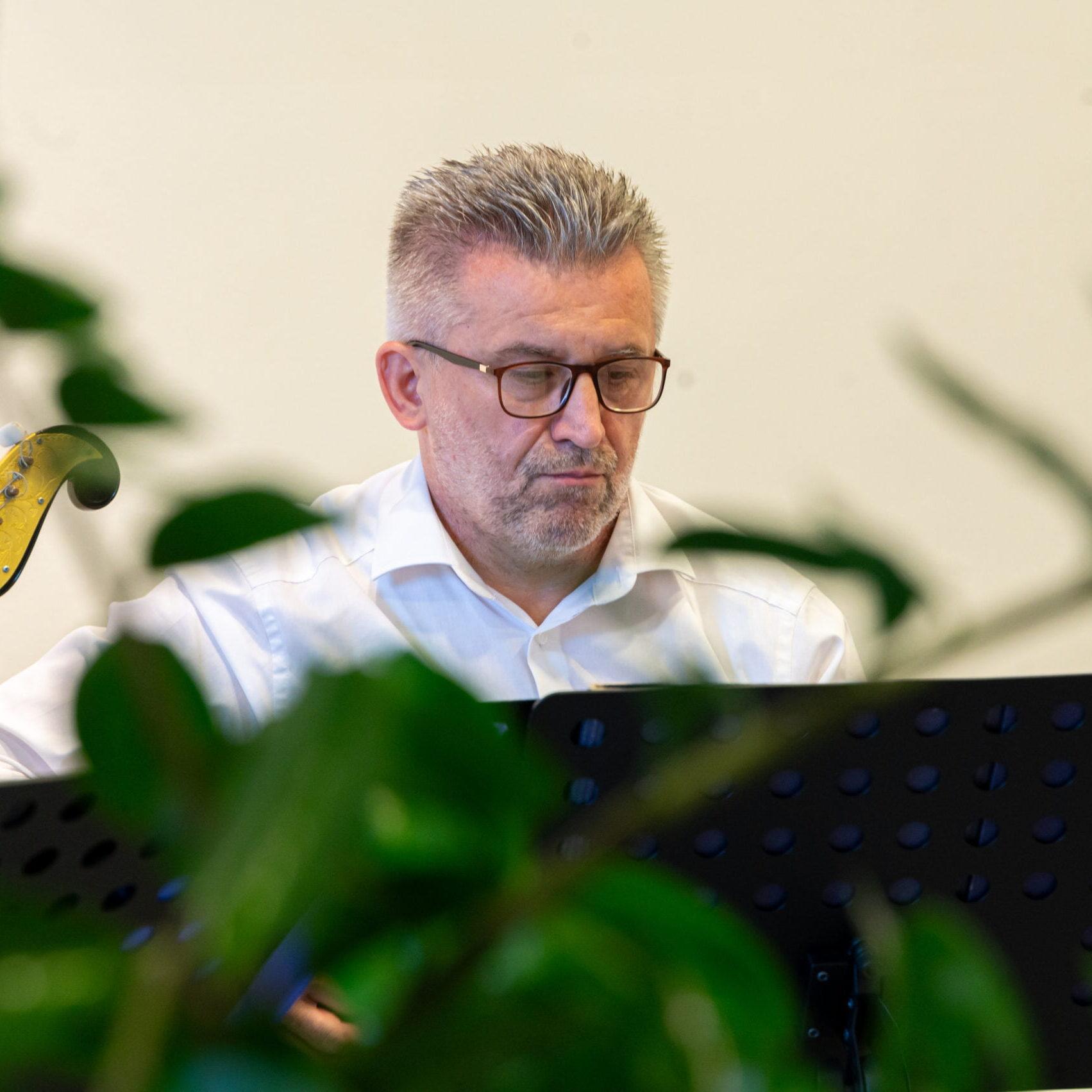 uros.novina@gmail.com