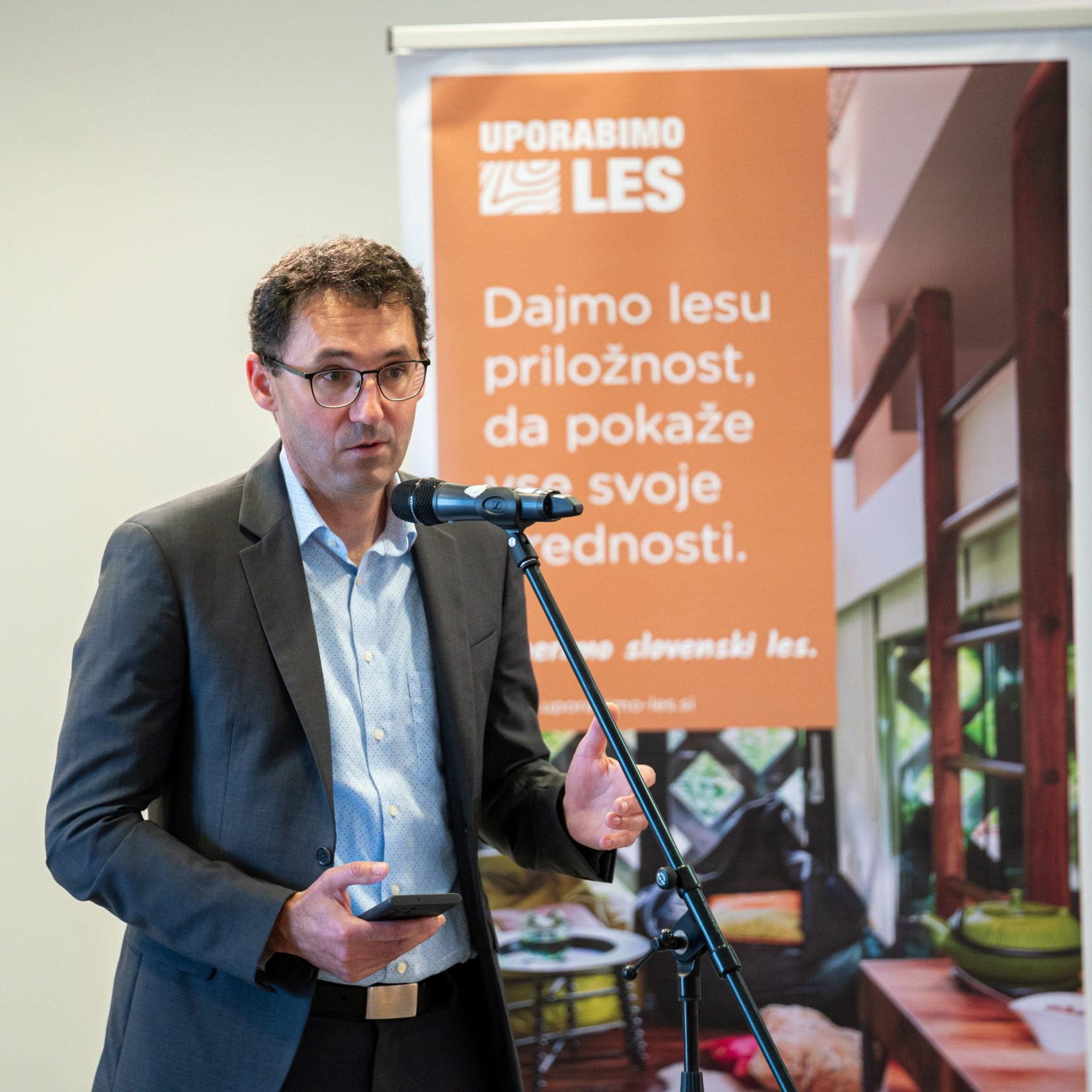 uros.novina@gmail.com