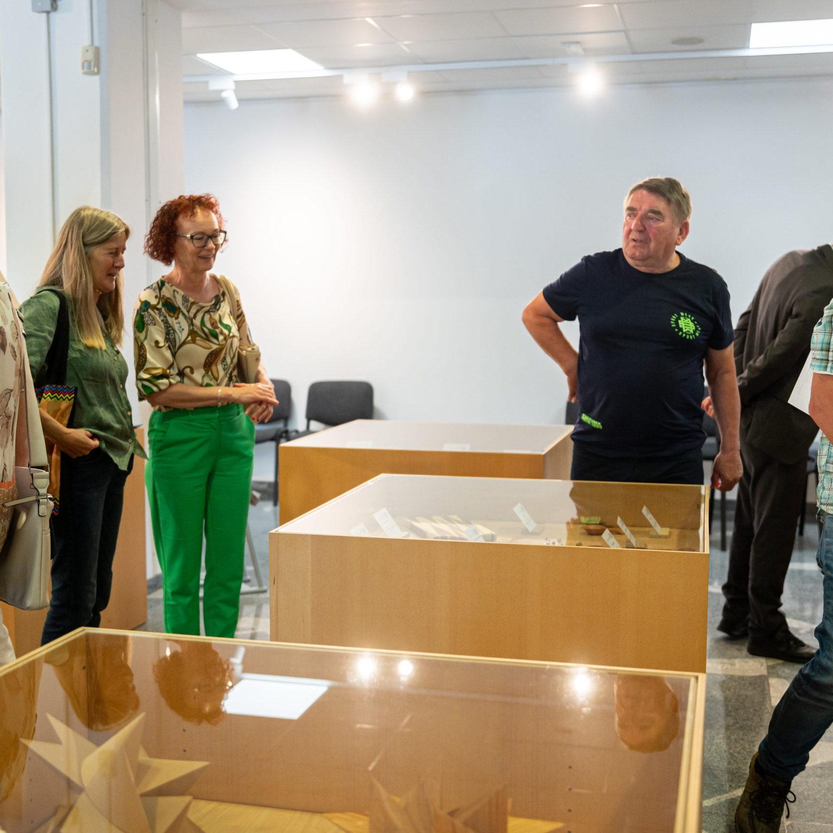 uros.novina@gmail.com